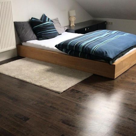 Nuernberg Erlenstegen - Zimmer Mit Bad 35 Qm Mit Parkplatz Ngoại thất bức ảnh