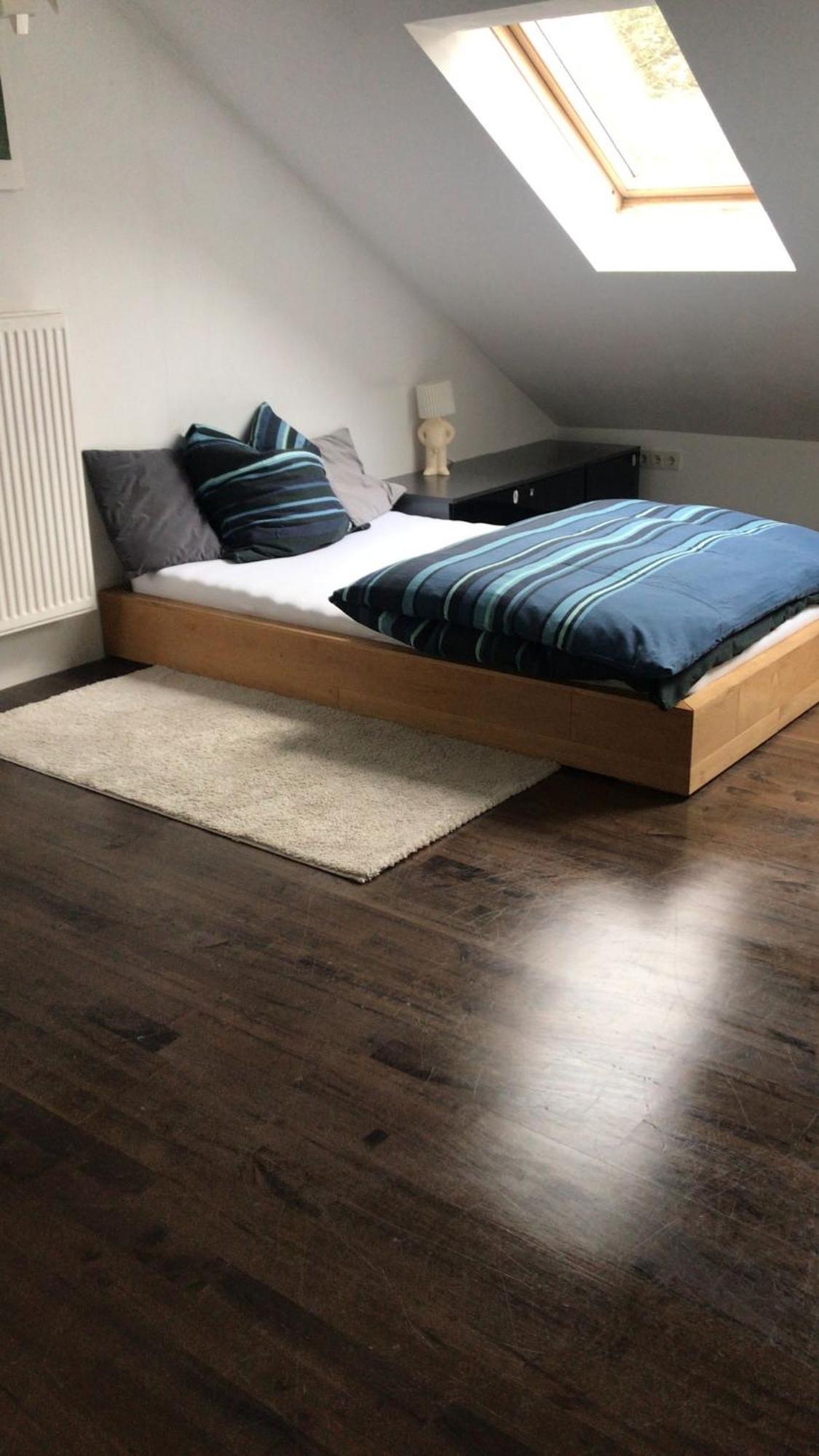 Nuernberg Erlenstegen - Zimmer Mit Bad 35 Qm Mit Parkplatz Ngoại thất bức ảnh